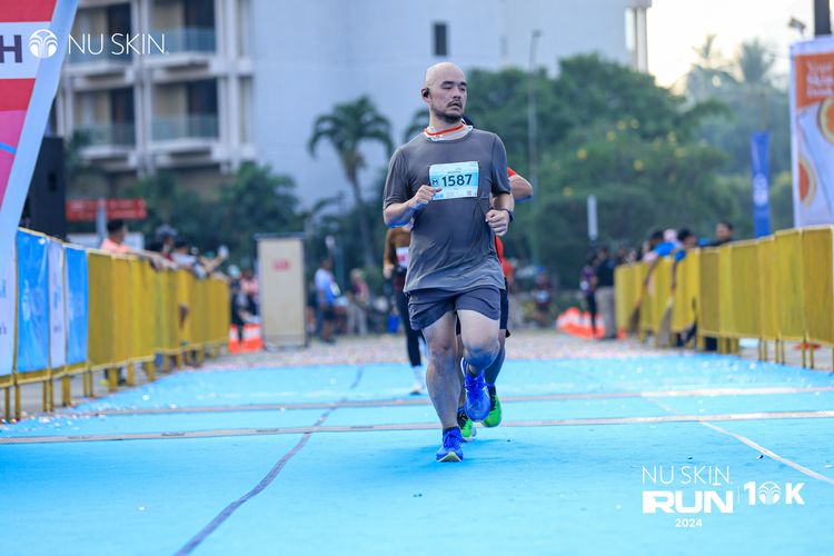 Race photo from Nu Skin Run 10K