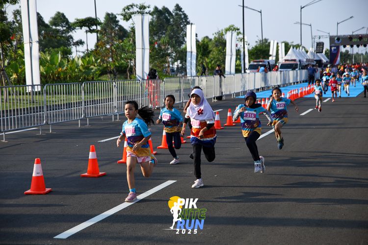 Race photo from PIK NITE RUN 2025