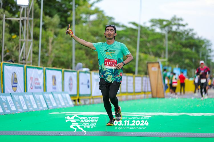 Race photo from Arutmin Borneo Run 2024