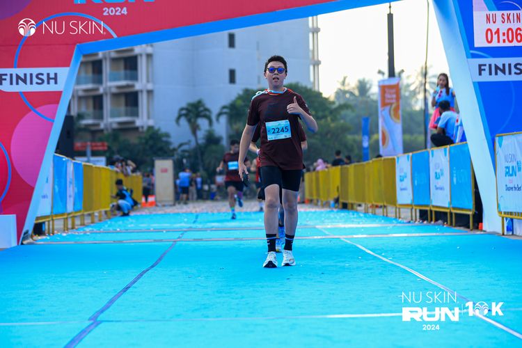 Race photo from Nu Skin Run 10K