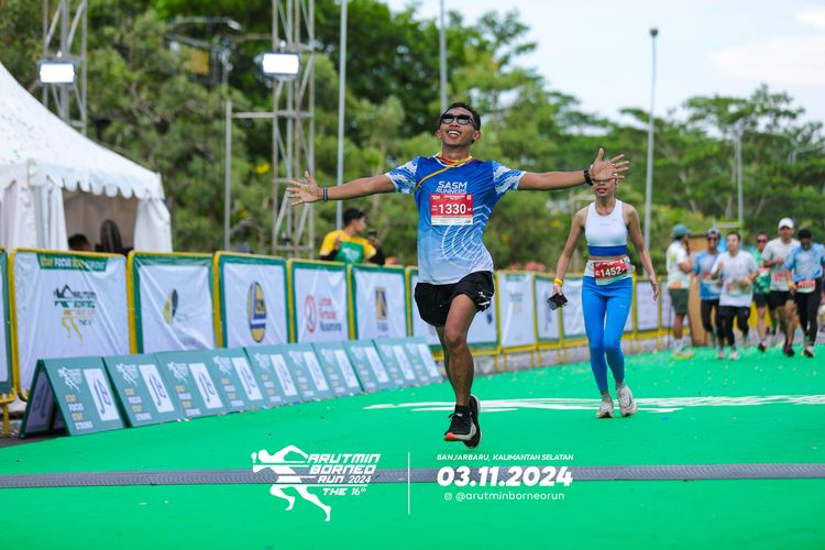 Race photo from Arutmin Borneo Run 2024