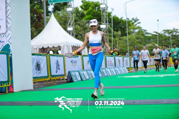 Race photo from Arutmin Borneo Run 2024