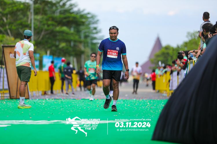 Race photo from Arutmin Borneo Run 2024