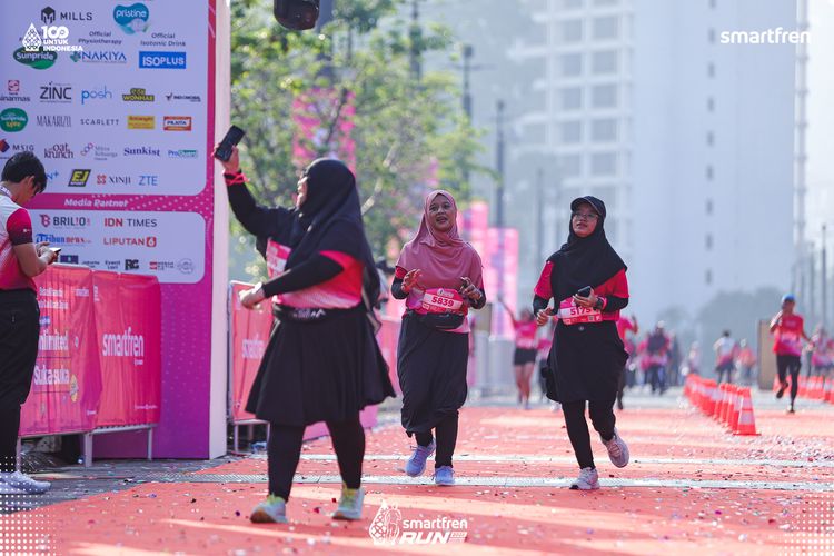 Race photo from Smartfren Run 2025 