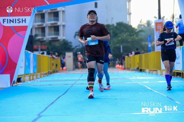 Race photo from Nu Skin Run 10K
