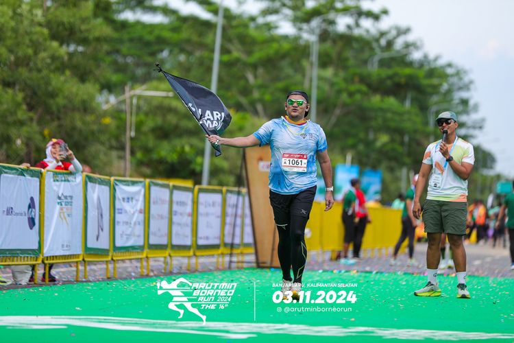 Race photo from Arutmin Borneo Run 2024