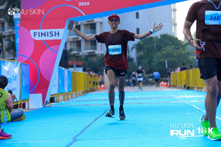 Race photo from Nu Skin Run 10K