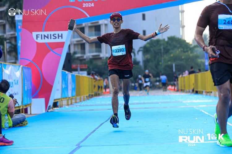 Race photo from Nu Skin Run 10K