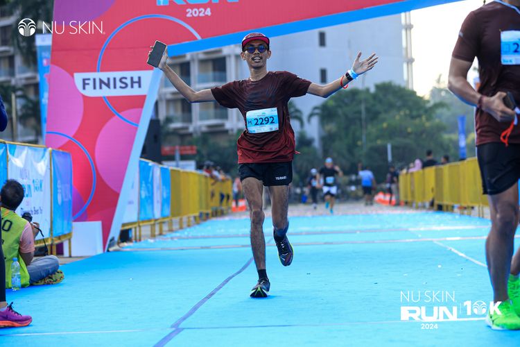 Race photo from Nu Skin Run 10K