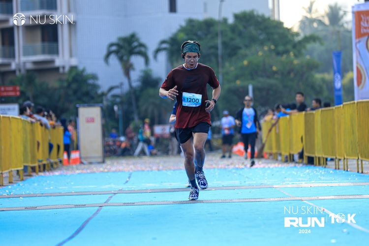 Race photo from Nu Skin Run 10K