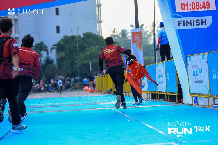 Race photo from Nu Skin Run 10K