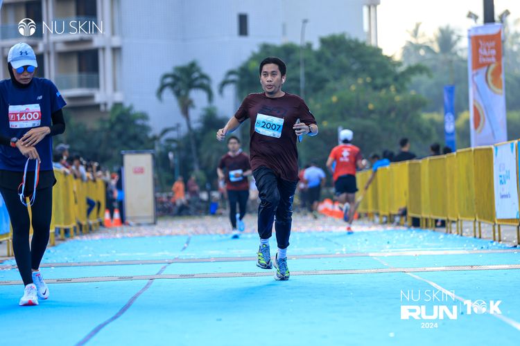 Race photo from Nu Skin Run 10K