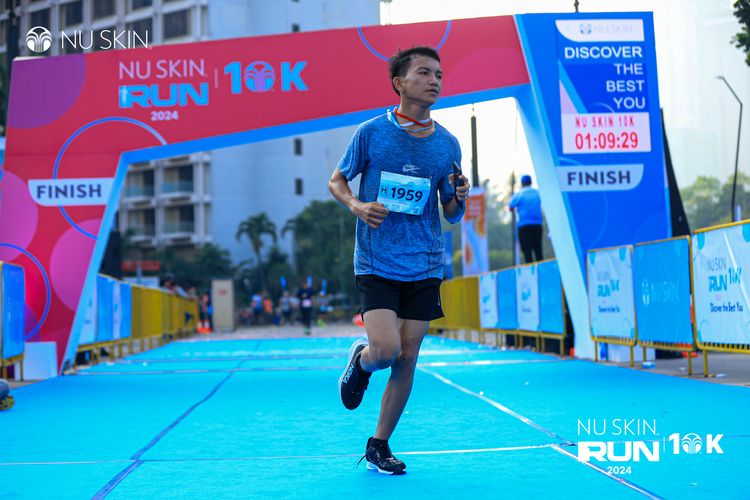 Race photo from Nu Skin Run 10K