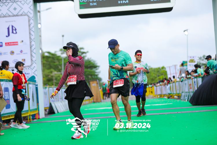 Race photo from Arutmin Borneo Run 2024
