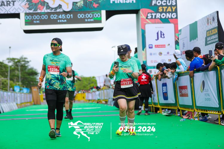 Race photo from Arutmin Borneo Run 2024