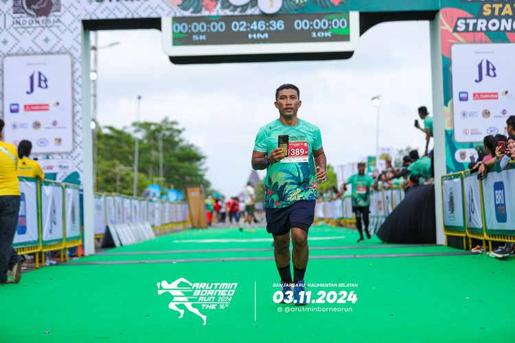 Race photo from Arutmin Borneo Run 2024