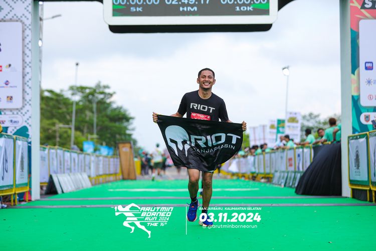 Race photo from Arutmin Borneo Run 2024