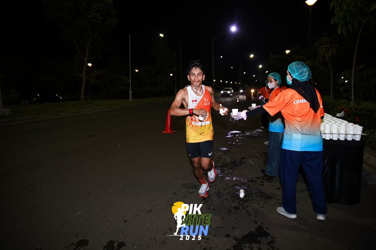 Race photo from PIK NITE RUN 2025