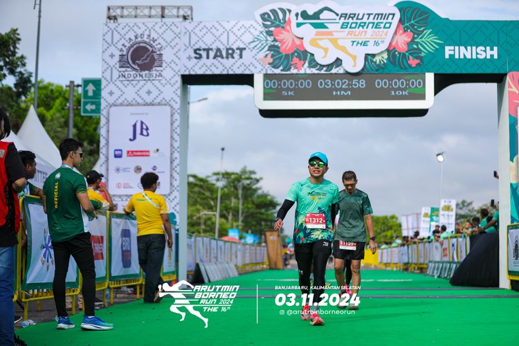 Race photo from Arutmin Borneo Run 2024