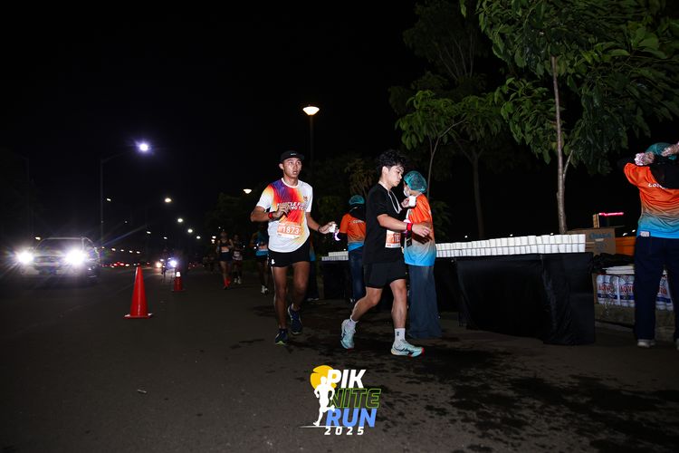 Race photo from PIK NITE RUN 2025
