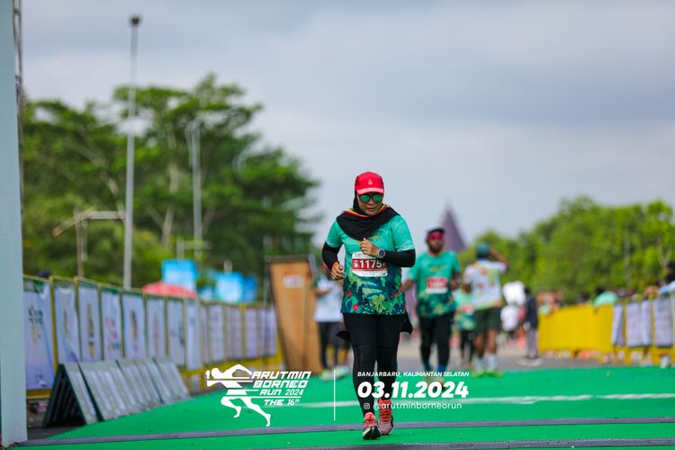 Race photo from Arutmin Borneo Run 2024