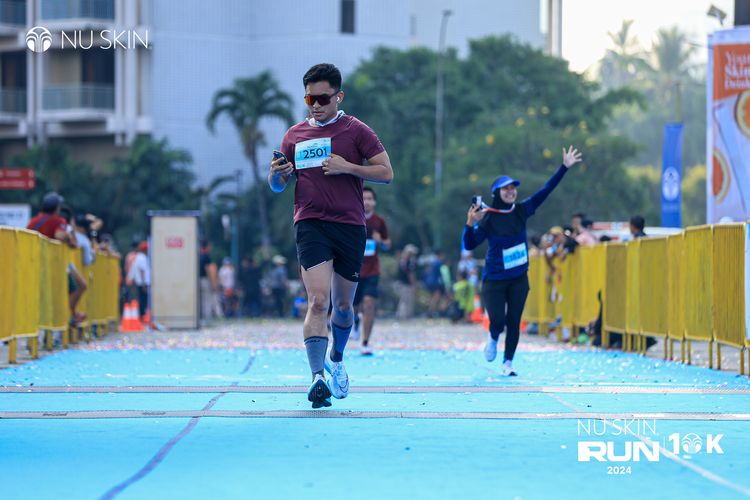 Race photo from Nu Skin Run 10K