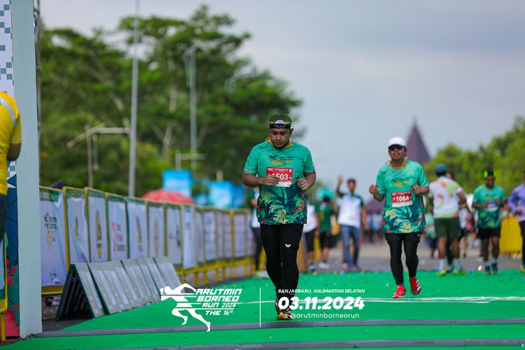 Race photo from Arutmin Borneo Run 2024