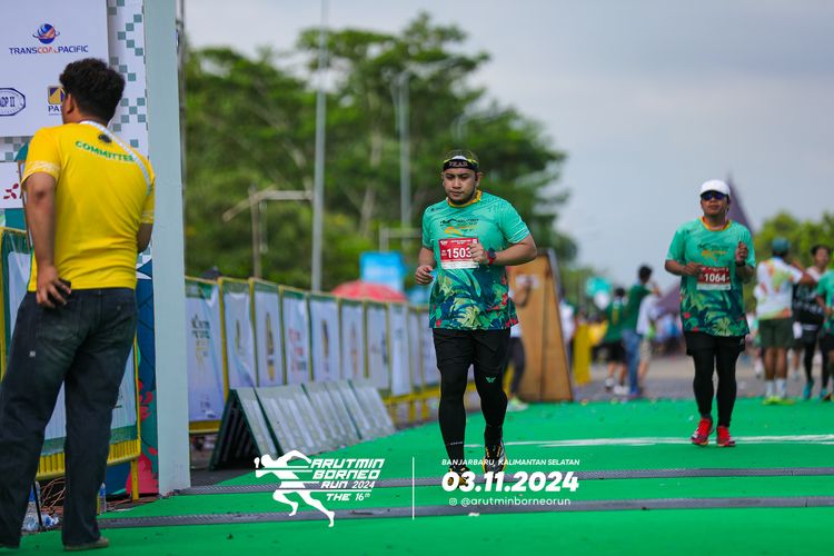 Race photo from Arutmin Borneo Run 2024
