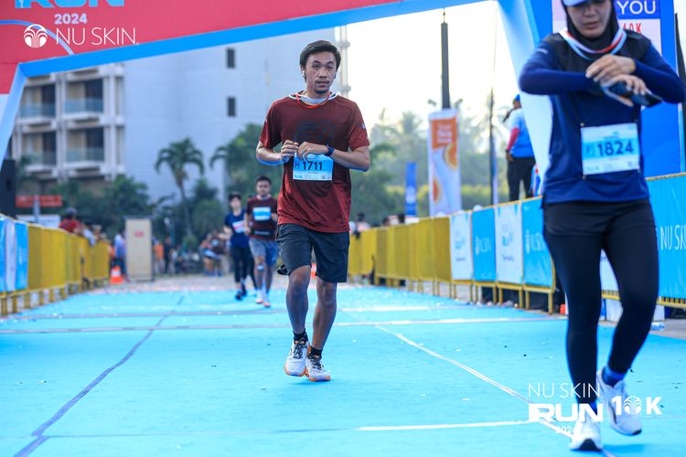 Race photo from Nu Skin Run 10K