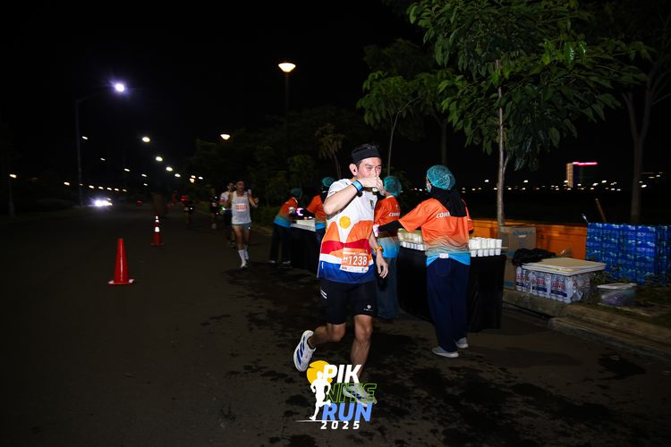 Race photo from PIK NITE RUN 2025