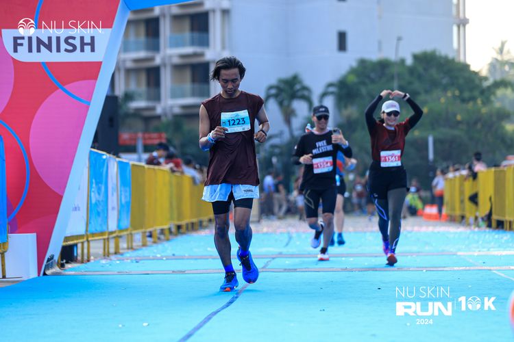 Race photo from Nu Skin Run 10K