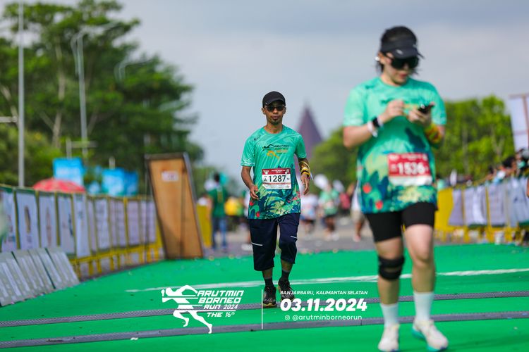 Race photo from Arutmin Borneo Run 2024