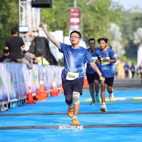 Race photo from BOGORUN 2026