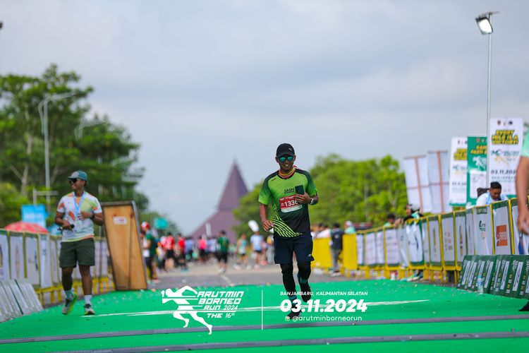 Race photo from Arutmin Borneo Run 2024
