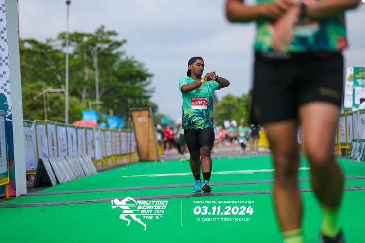 Race photo from Arutmin Borneo Run 2024
