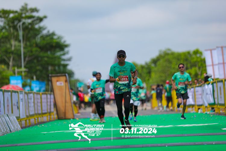 Race photo from Arutmin Borneo Run 2024
