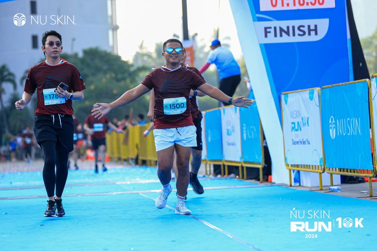 Race photo from Nu Skin Run 10K