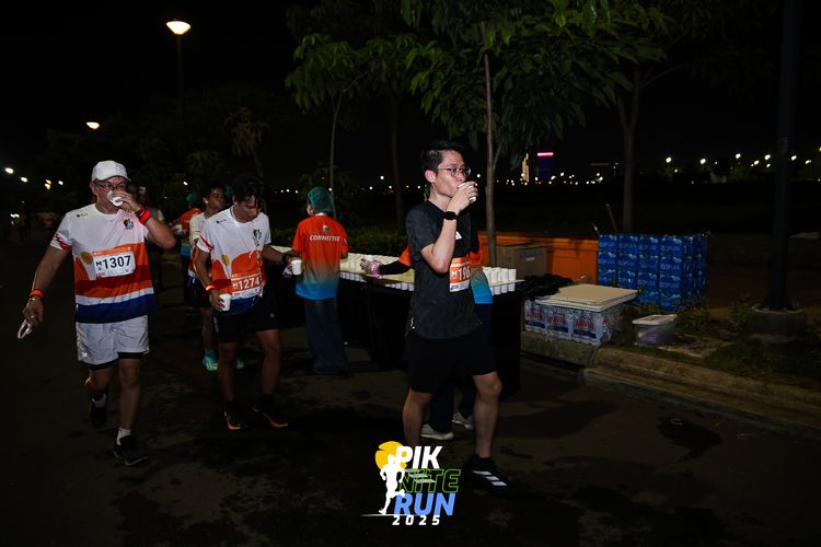 Race photo from PIK NITE RUN 2025