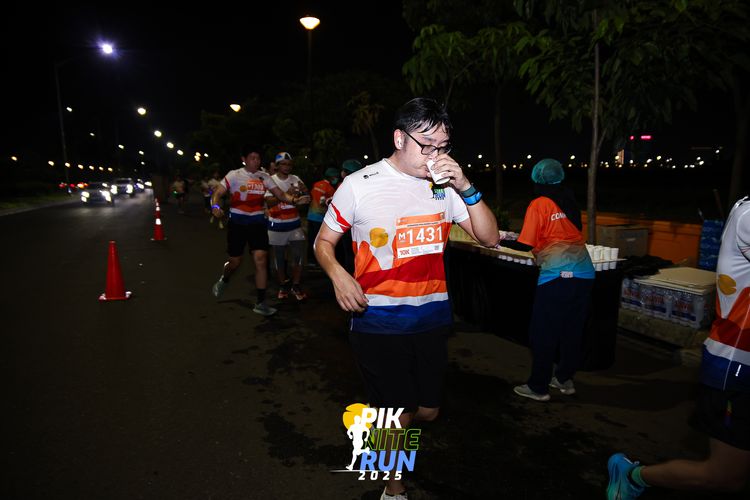 Race photo from PIK NITE RUN 2025