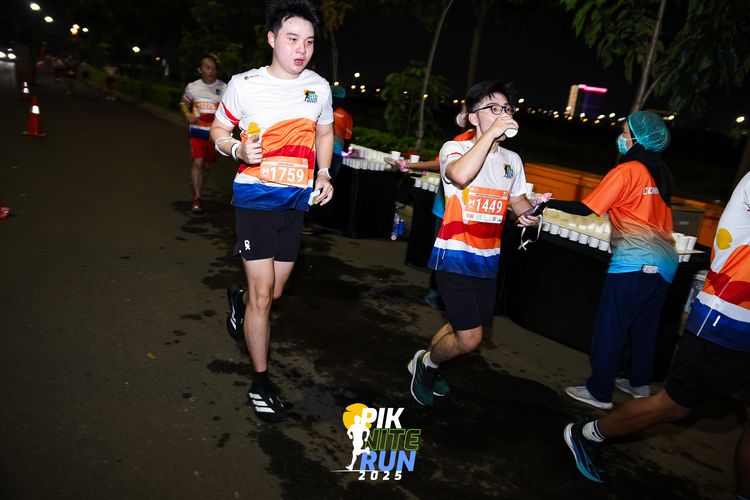Race photo from PIK NITE RUN 2025