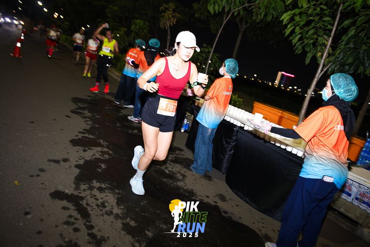 Race photo from PIK NITE RUN 2025