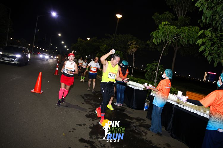 Race photo from PIK NITE RUN 2025