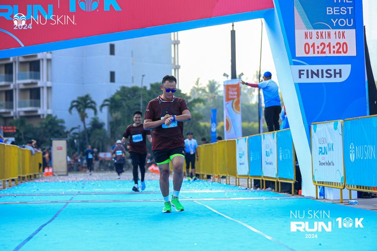 Race photo from Nu Skin Run 10K