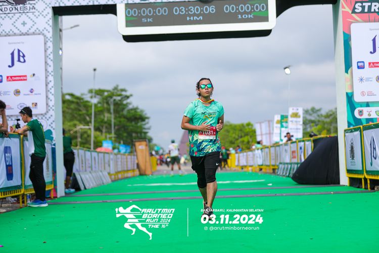 Race photo from Arutmin Borneo Run 2024