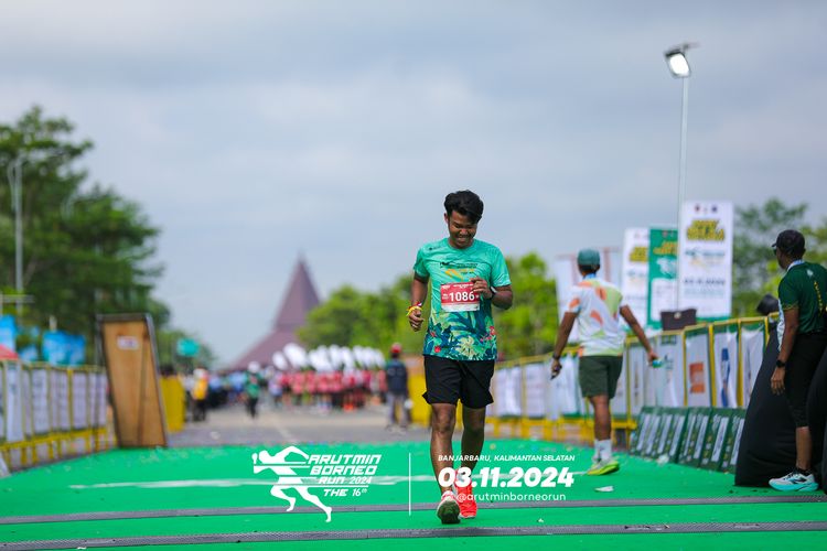 Race photo from Arutmin Borneo Run 2024