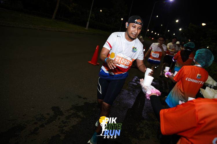 Race photo from PIK NITE RUN 2025
