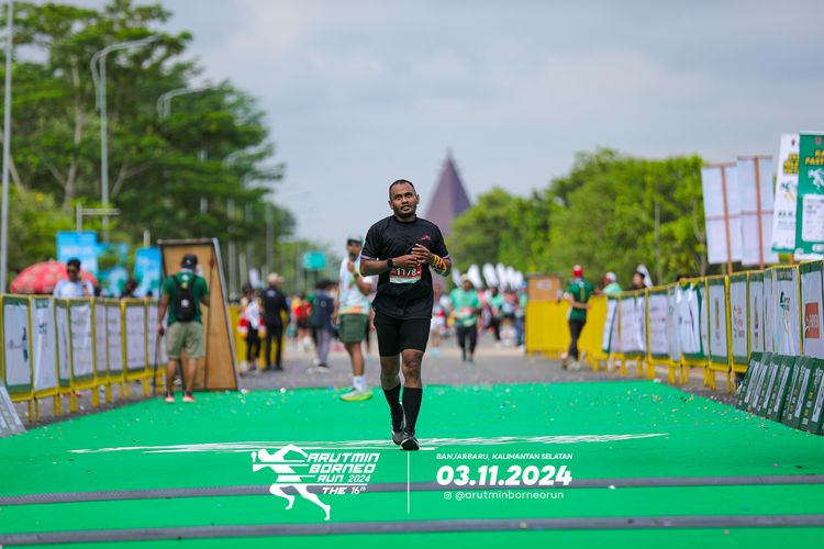 Race photo from Arutmin Borneo Run 2024
