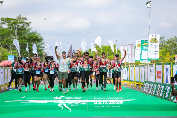 Race photo from Arutmin Borneo Run 2024