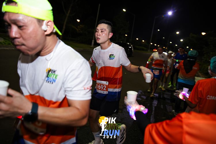 Race photo from PIK NITE RUN 2025