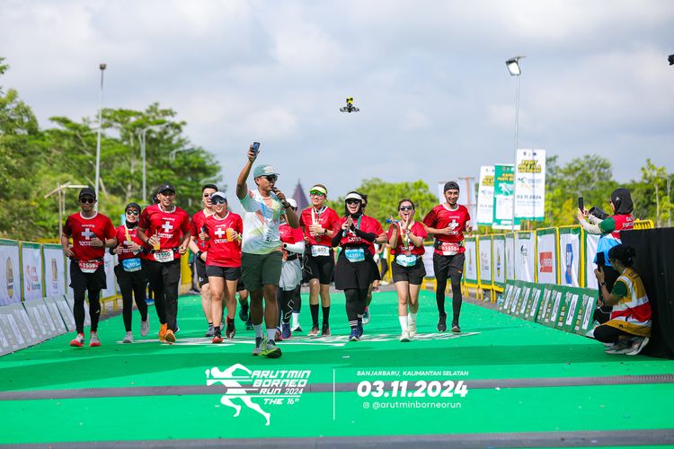 Race photo from Arutmin Borneo Run 2024